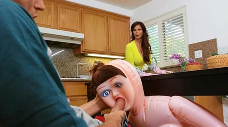 famous videos de Porn Tetona dando su coño encima del fregadero