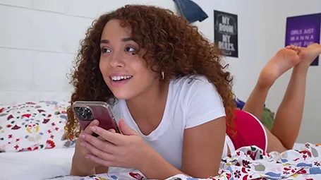 famous videos de Escenas pornográficas comiéndose a la madrastra caliente y colirrosa