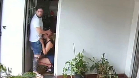 famous videos de Metiéndole la verga por el culo a mi vecina casada